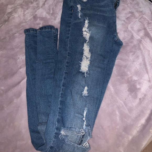 Bluenotes denim jeans, medium/dark wash, ripped style! Super skinny mid rise - Picture 7 of 10